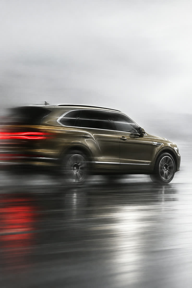 Bentley Bentayga — кадр в стиле студии