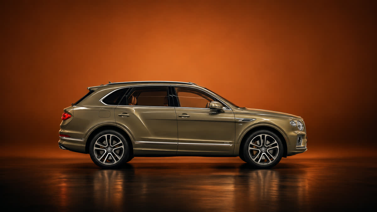 Bentley Bentayga — кадр в стиле студии