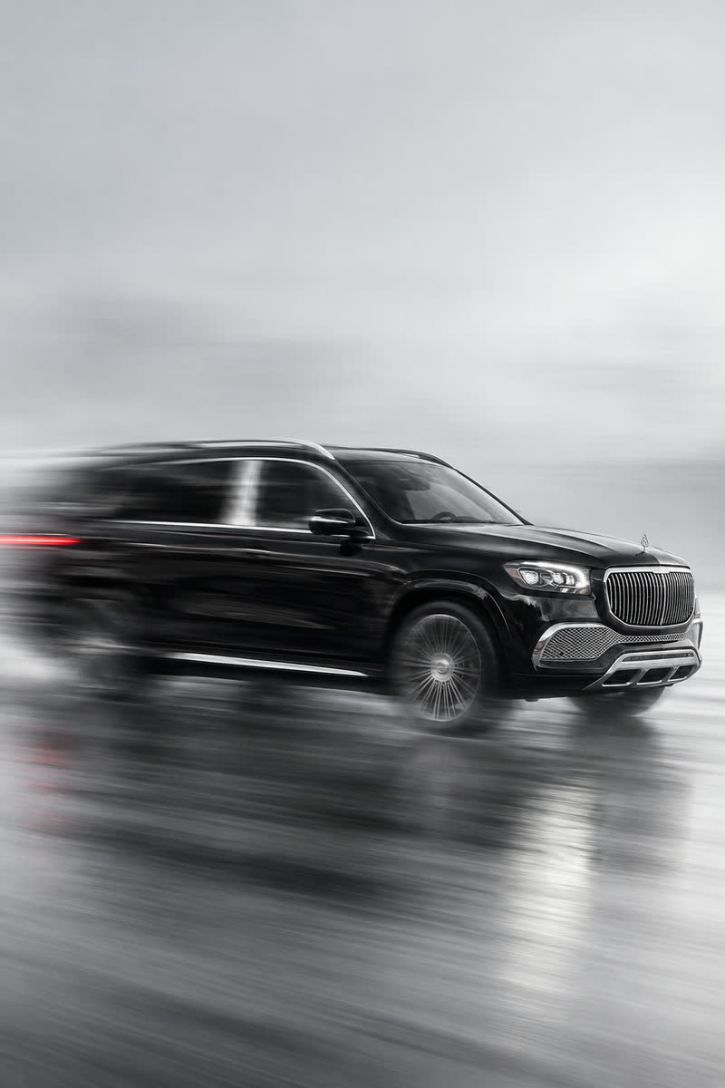 Mercedes-Maybach GLS — кадр в стиле студии