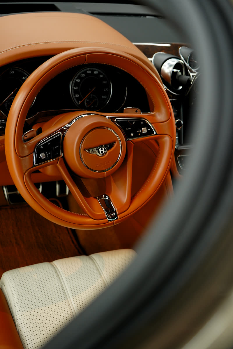 Руль Bentley в оранжевой коже