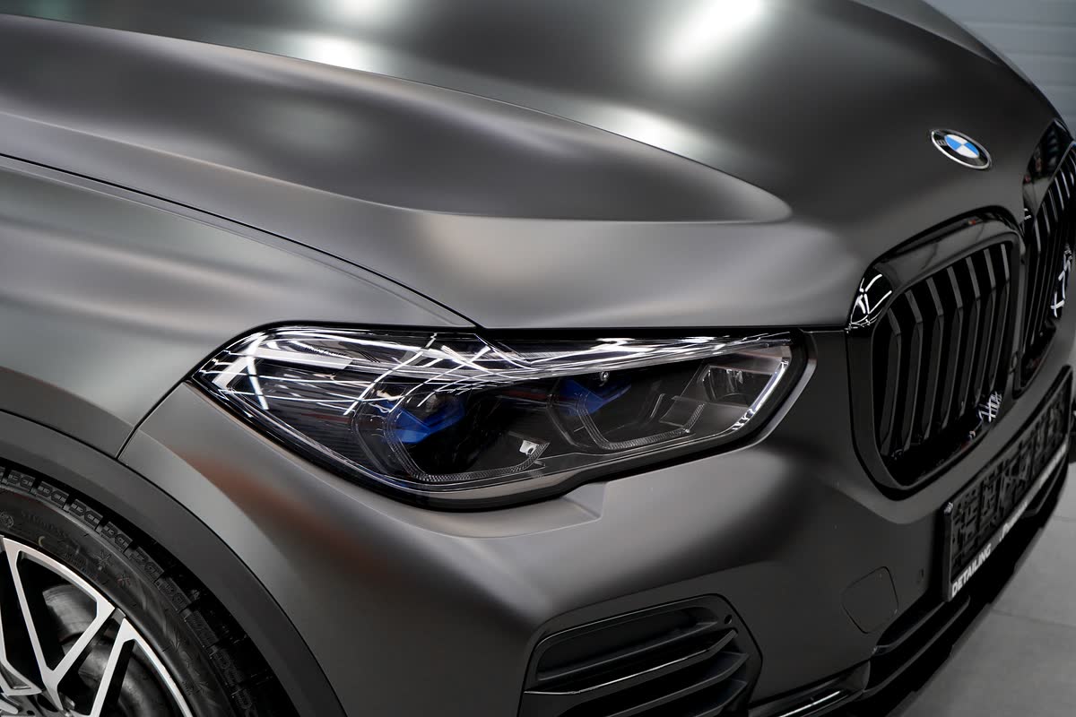 Фара и решётка матового BMW X5